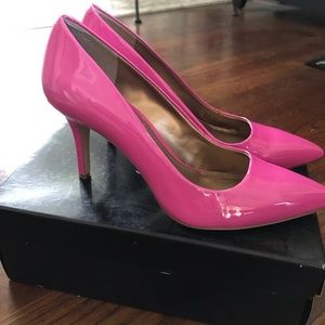 Sz 8.5 Hot Shot Pink Pumps